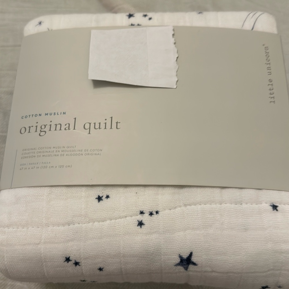 Original cotton muslin quilt from little unicorn! Shooting Stars! New